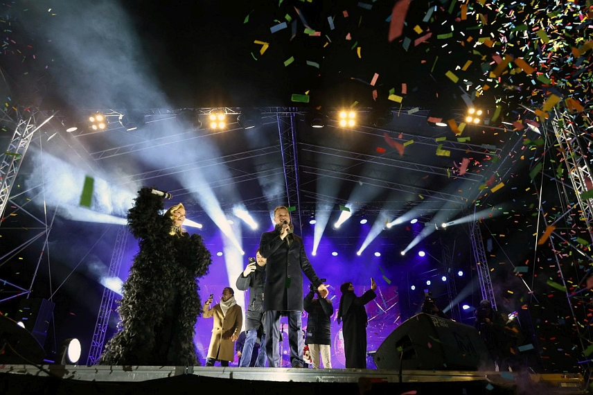 БАЊАЛУКА, 1. ЈАНУАРА /СРНА/ - У веселој атмосфери, уз спектакуларан концерт регионалне звијезде Наташе Беквалац, Бањалучани и бројни туристи дочекали су почетак 2026. године./фото: Борислав Здриња/