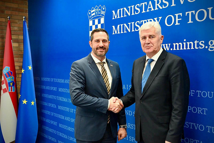 ЗАГРЕБ, 20. ЈАНУАРА /СРНА/ - Замјеник предсједавајућег Дома народа Парламентарне скупштине БиХ Драган Човић разговарао је у Загребу са министром туризма и спорта Хрватске Тончијем Главином.