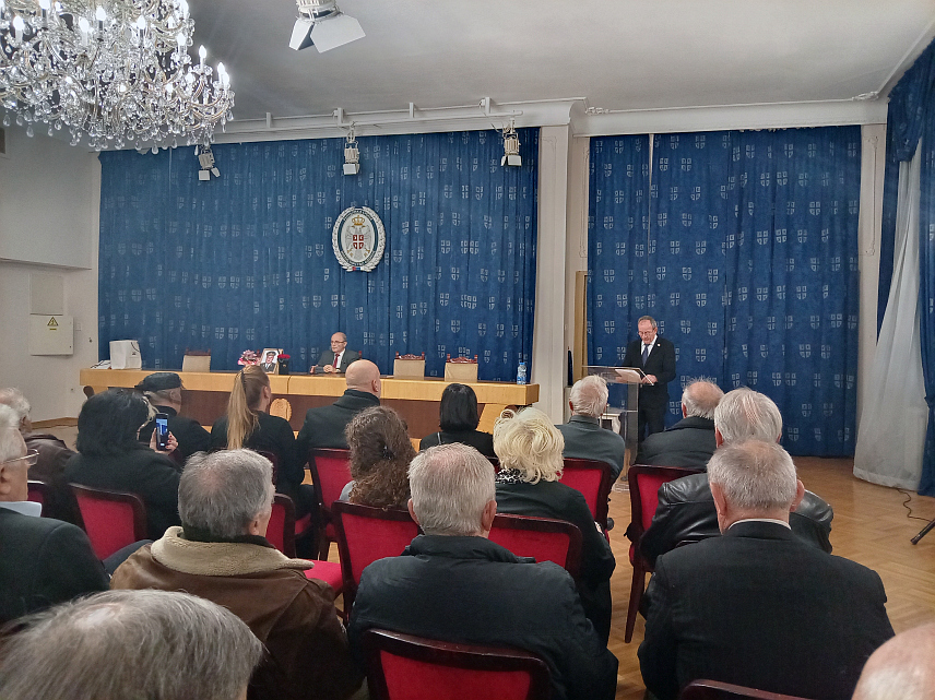 БЕОГРАД, 21. ЈАНУАРА /СРНА/ - У Дому војске у Београду данас је у присуству породице, сабораца и поштовалаца одржана комеморација генералу Марку Лугоњи /75/ који је дао изузетан допринос у стварању Републике Српске.