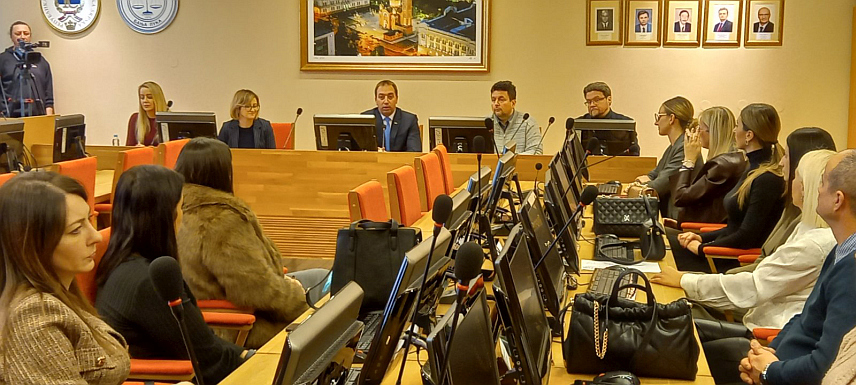 БАЊАЛУКА, 23. ЈАНУАРА /СРНА/ - На Правном факултету у Бањалуци данас је свечано обиљежен завршетак припремне наставе за полагање правосудног испита прве генерације полазника, којим је уручено око 60 сертификата,министар правде Владе Републике Српске Горан Селак, којем је уручено признање за допринос и подршку овом програму.	

