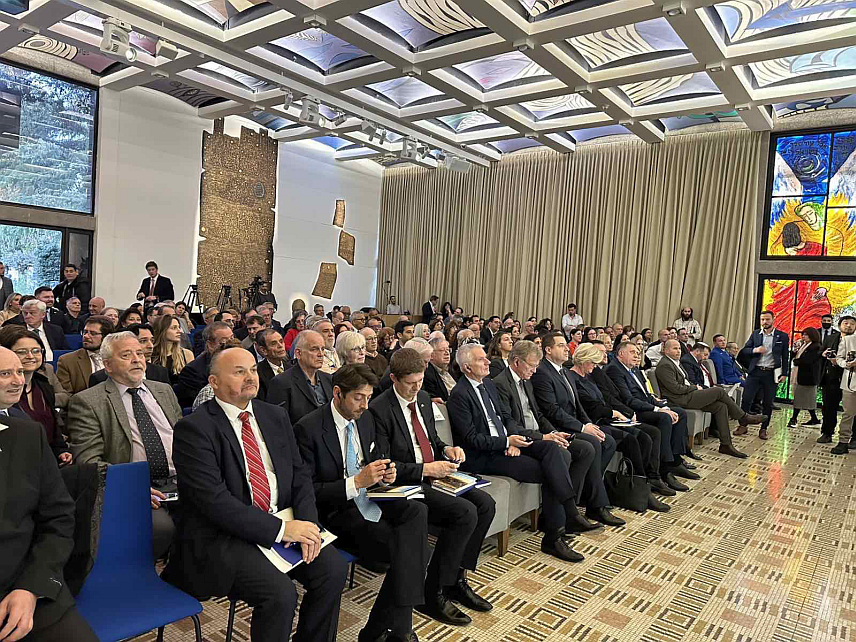 ТЕЛ АВИВ, 26. ЈАНУАРА /СРНА/ - Предсједник СНСД-а Милорад Додик присуствовао је предавању о јеврејском филозофу и писцу Заеву Јаботинском.