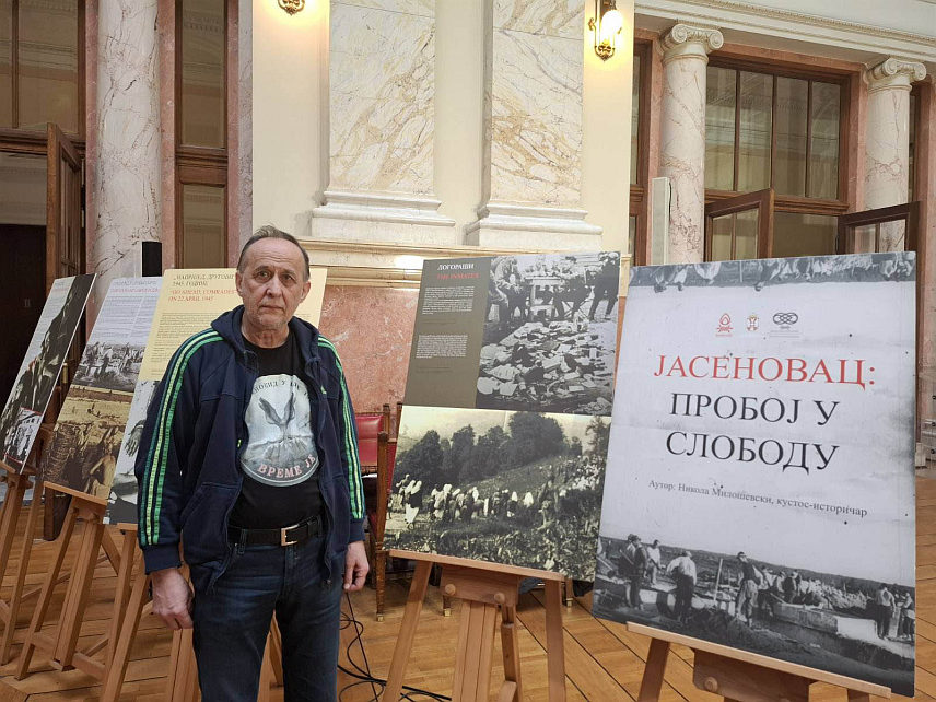 БЕОГРАД, 28. ЈАНУАРА /СРНА/ - Предсједник Покрета Срба Крајишника Миле Боснић на изложби о Јасеновцу одржаној у Београду.