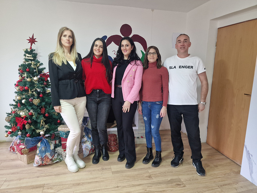 ИСТОЧНО САРАЈЕВО, /СРНА/ - Успостављање сензорних соба и развој сензорне терапије приоритети су у раду Удружења родитеља, дјеце и омладине са посебним потребама "Загрљај" из Источног Сарајева.