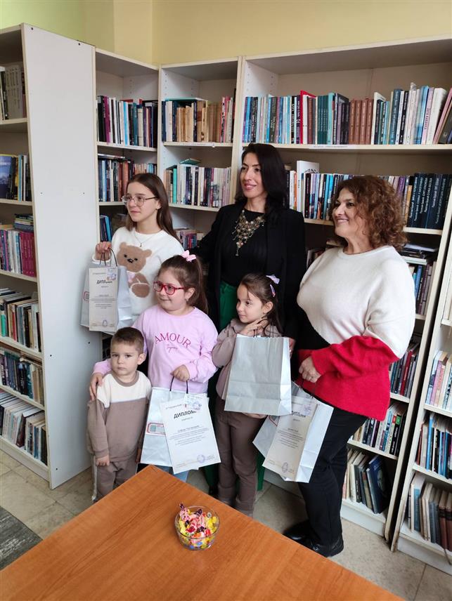 СРЕБРЕНИЦА, 30. ЈАНУАРА /СРНА/ - У Народној библиотеци Сребреница данас су уручене захвалнице и скромне награде најактивнијим читаоцима.