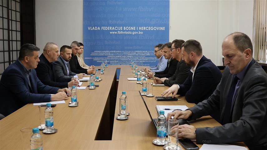 САРАЈЕВО, 30. ЈАНУАРА /СРНА/ - Састанак представника Владе ФБиХ и Конзорцијума "Логистика БиХ" у Сарајеву.