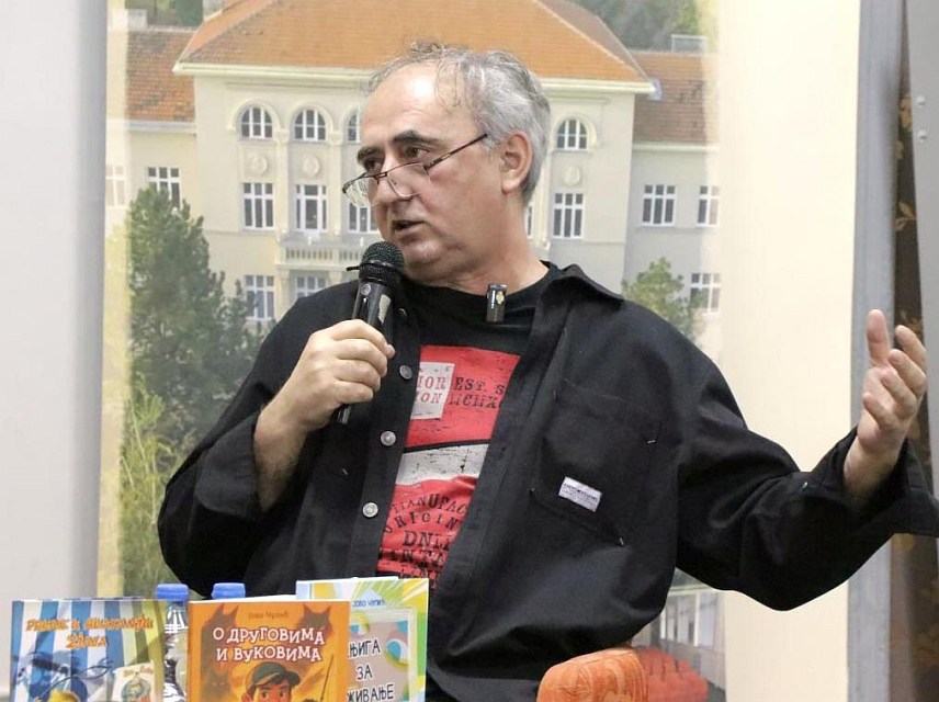 ИСТОЧНО САРАЈЕВО 3. ЈАНУАРА /СРНА/ - Књижевник из Бањалуке Јово Чулић.