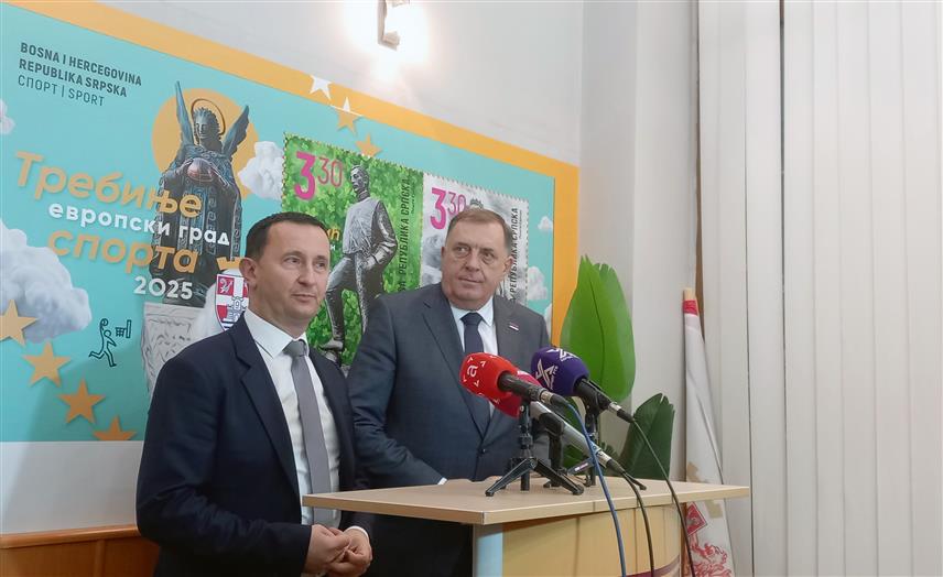 ТРЕБИЊЕ, 4. ЈАНУАРА /СРНА/ - Конференција за новинаре предсједника СНСД-а Милорада Додика и градоначелника Требиња Мирка Ћурића.