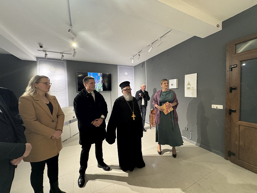 МОСTАР, 4. ЈАНУАРА /СРНА/ - У Манастиру Житомислић вечерас је одржан тадиционални божићни пријем.