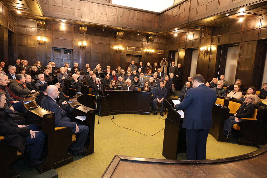 БАЊАЛУКА, 5. ЈАНУАРА /СРНА/ - Вршилац дужности предсједника Републике Српске Ана Тришић Бабић присуствовала је комеморацији поводом смрти професора емеритуса Владимира Лукића, која је одржана данас у Културном центру Бански двор у Бањалуци. /Фото - Борислав Здриња/