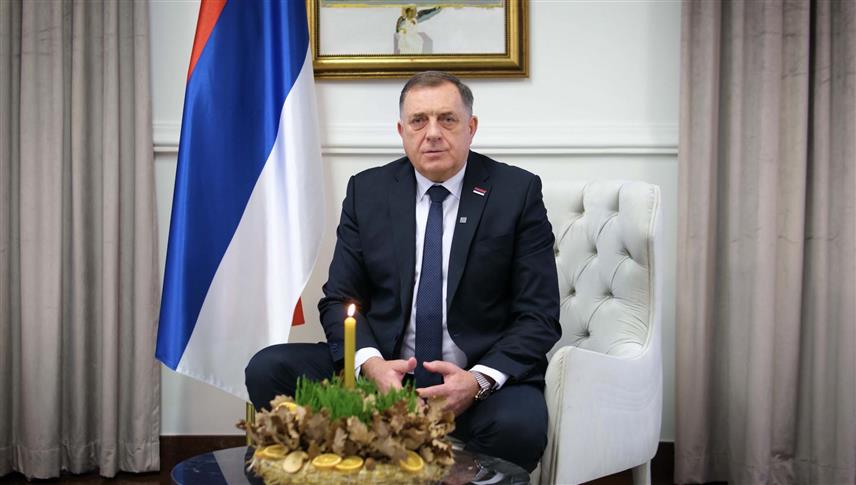 БАЊАЛУКА, 6. ЈАНУАРА /СРНА/ - Предсједник СНСД-а Милорад Додик честитао је српском народу Божић уз жеље да ови празнични дани донесу мир, здравље и духовну радост, те истакао да је Република Српска оквир у којем се може гарантовати стабилност.