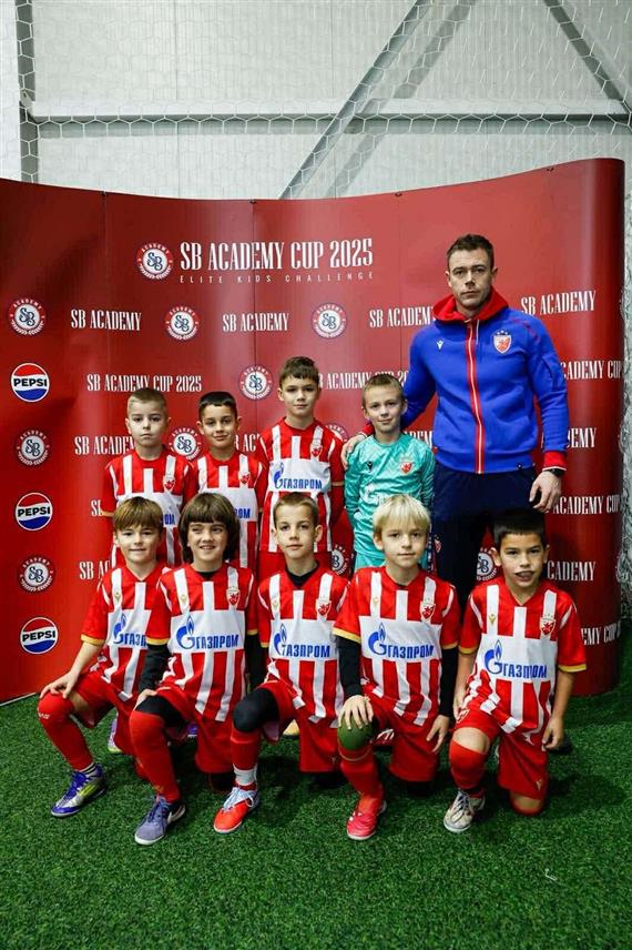 TРЕБИЊЕ, 7. ЈАНУАРА /СРНА/ - Осмогодишњи Алексеј Бабић из Tребиња један је од најмлађих фудбалских талената из Херцеговине који је привукао пажњу Фудбалског клуба "Црвена звезда", гдје тренира паралелно са својим матичним клубом.