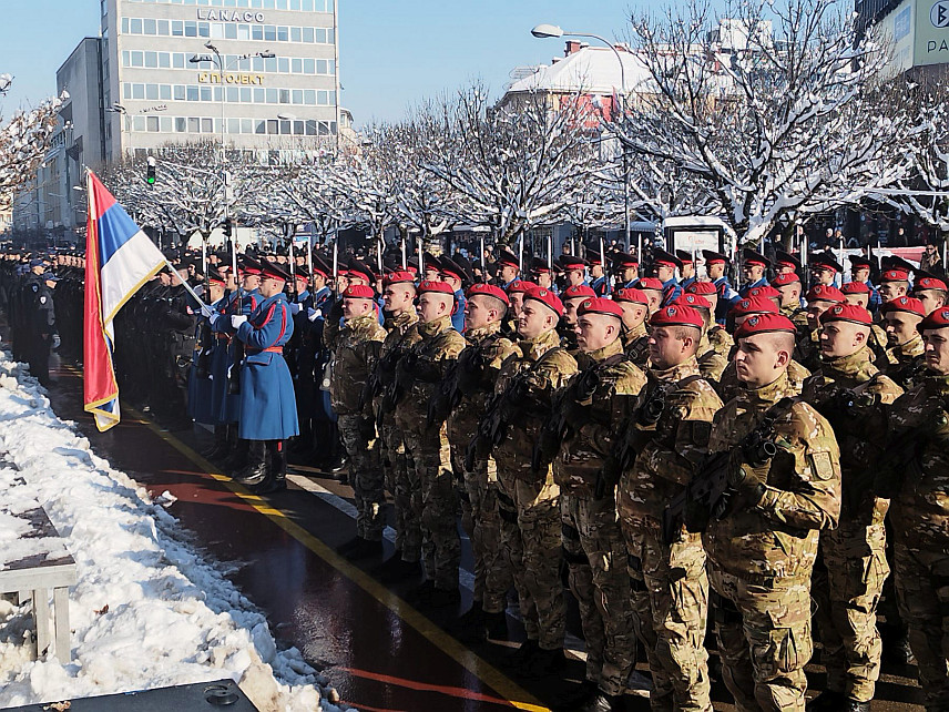 БАЊАЛУКА, 8. ЈАНУАРА /СРНА/ - У Бањалуци је одржана генерална проба свечаног дефилеа припадника Министарства унутрашњих послова /МУП/ Републике Српске, која ће поводом Дана Републике званично бити уприличена сутра у 12.00 часова.