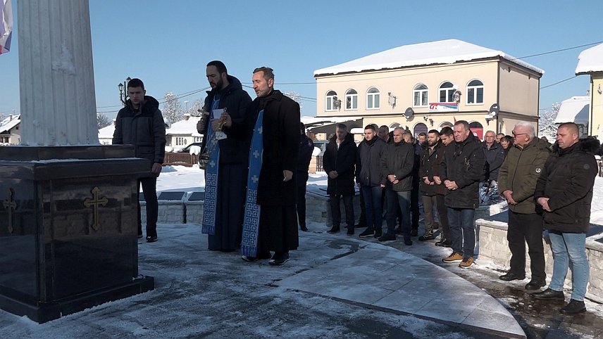 ПЕЛАГИЋЕВО, 8. ЈАНУАРА /СРНА/ - Обиљежавање Дана Републике у Пелагићеву, парастос за 83 погинула борца Војске Републике Српске из ове општине.