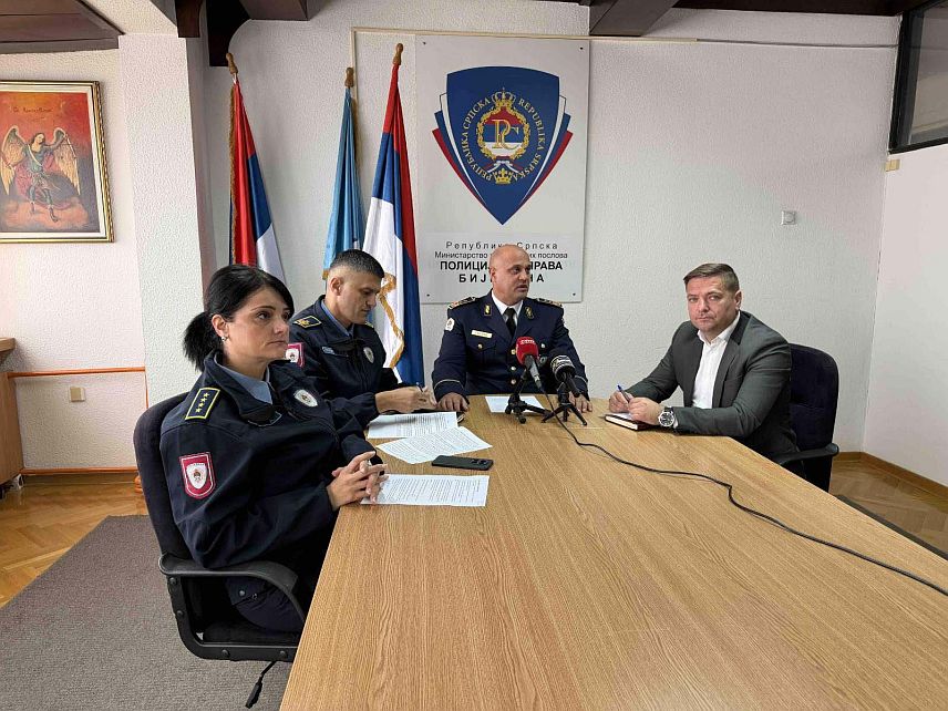 БИЈЕЉИНА, 12. ОКTОБРА /СРНА/ – Полицијска управа Бијељина забиљежила је повећање високотехнолошког криминалитета за 200 одсто у односу на исти период лани, а привредним криминалитетом је причињена штета од 12,4 милиона КМ, истакнуто је данас на конференцији за новинаре ове управе.