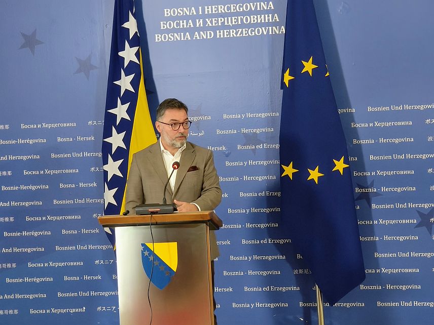 САРАЈЕВО, 15. ОКTОБРА /СРНА/ - Замјеник предсједавајуће Савјета министара Сташа Кошарац.