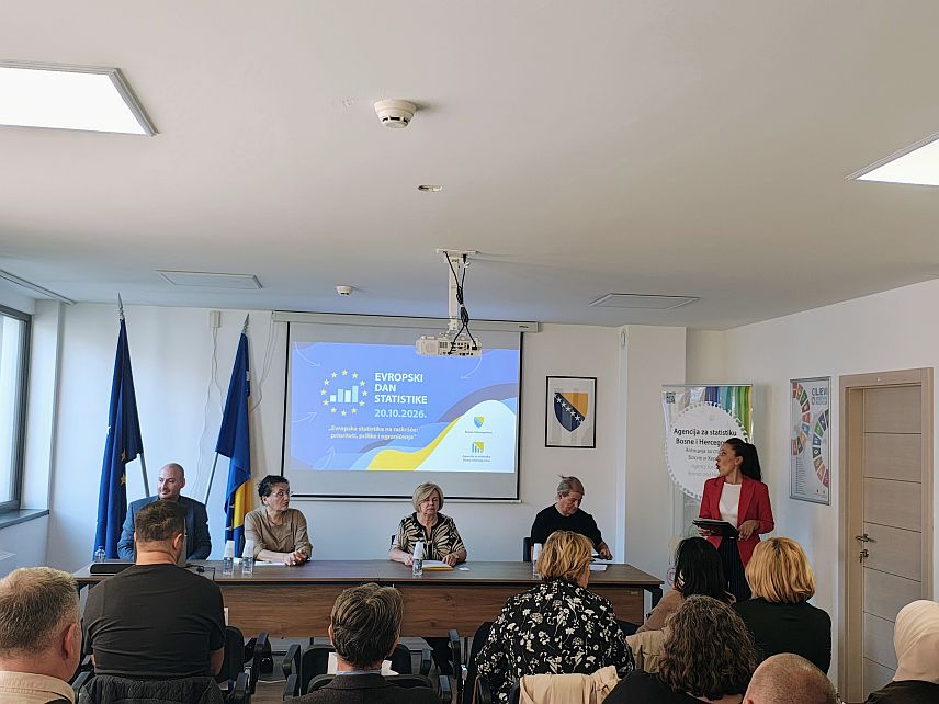 САРАЈЕВО, 20. ОКТОБРА /СРНА/ - Поуздана и квалитетна статистика представља темељ за доношење економских, социјалних, културних, образовних и свих осталих политика, а у БиХ би требало модернизовати ту област, истакнуто је данас у Сарајеву на обиљежавању Европског дана статистике.