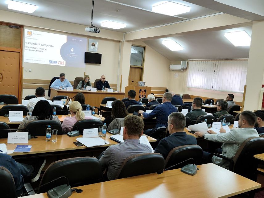 ГРАДИШКА, 22. ОКТОБРА /СРНА/ - Привреда Градишке забиљежила је у прошлој години раст по свим параметрима, а и у текућој години задржани су позитивни трендови и стабилност у пословању, истакнуто је на сједници Привредног савјета града.