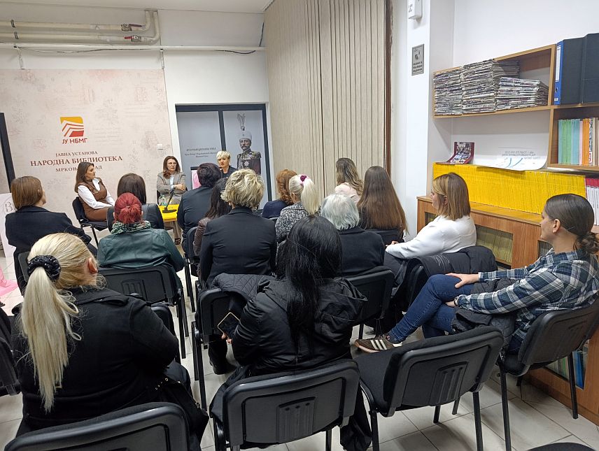 МРКОЊИЋ ГРАД, 24. ОКТОБРА /СРНА/ - У Мркоњић Граду вечерас је организована панел дискусија о превенцији, раном откривању карцинома дојке и подршци женама.