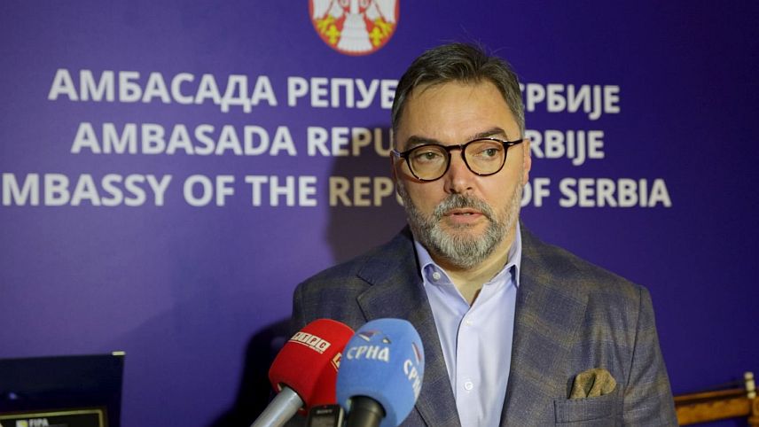 САРАЈЕВО, 25. ОКТОБРА /СРНА/ - Замјеник предсједавајуће Савјета министара Сташа Кошарац изјавио је данас у Сарајеву да је политика предсједника Србије Александра Вучића у претходним годинама показала како најбоље да сарађују Србија и Република Српска и да она заслужује подршку грађана на данашњим изборима.