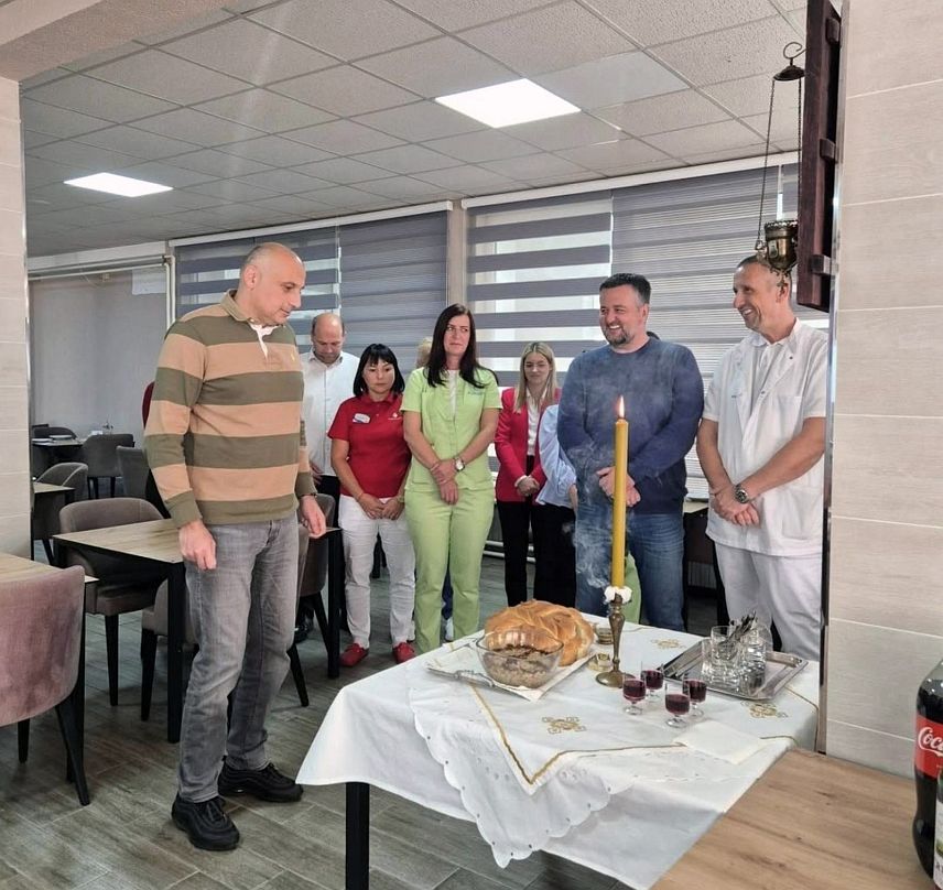 КОЗАРСКА ДУБИЦА, 27. ОКТОБРА /СРНА/ - Специјална болница за физикалну медицину и рехабилитацију "Мљечаница" обиљежила је данас славу – Свету Петку у духу православне традиције, молитве и заједништва.