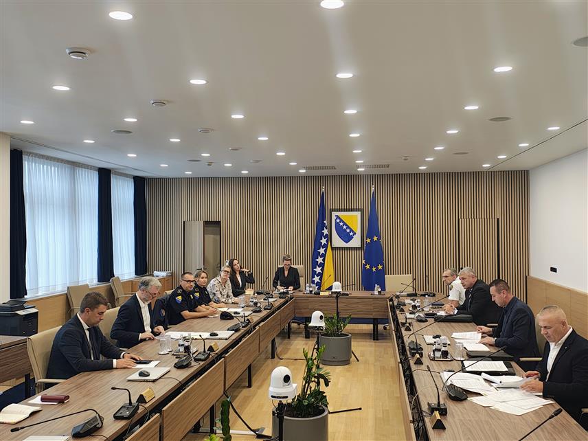 САРАЈЕВО, 29. ОКТОБРА /СРНА/ - Конференција за новинаре након састанка радне групе за рјешавање проблема возача у Шенгену.