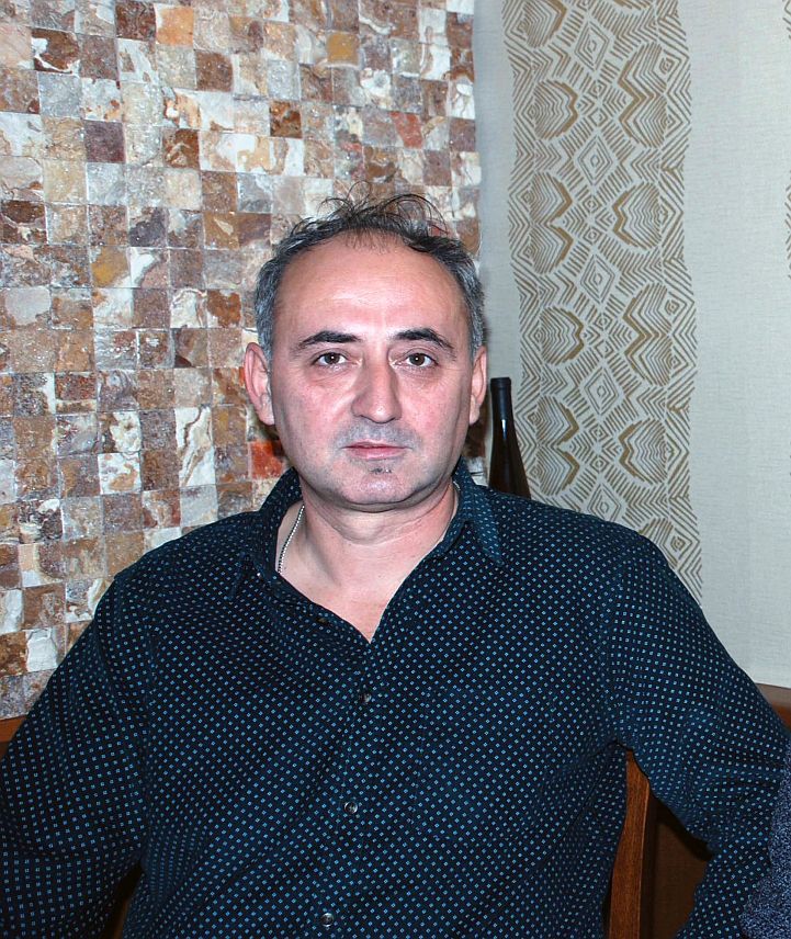 БАЊАЛУКА, 2. ОКТОБРА /СРНА/ - Пјесник из Бањалуке Јово Чулић представљаће БиХ на Фестивалу дечијег стваралаштва "Уметник из школске клупе", у оквиру активности "Дружење са писцима" у Лесковцу.