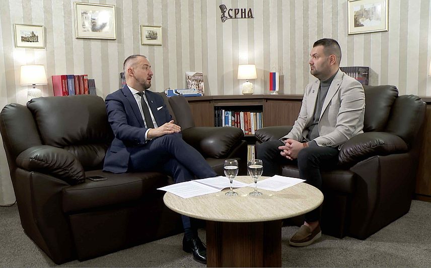 БАЊАЛУКА, 30. ОКТОБРА /СРНА/ - Директор Завода за статистику Републике Српске Дарко Милуновић оцијенио је за Срну да је попис становништва у БиХ политичко питање, док је у свим другим земљама искључиво статистичко.