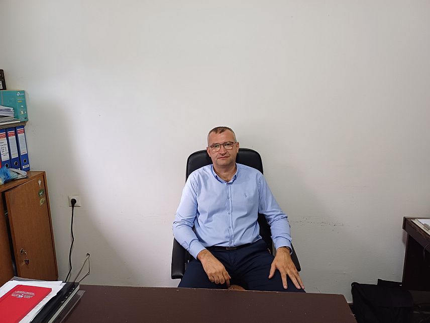МИЛИЋИ, 3. ОКTОБАР /СРНА/ - У општини Милићи све је спремно за опште изборе који ће бити одржани сутра, а право гласа има 8.201 бирач, изјавио је Срни предсједник Општинске изборне комисије /ОИК/ Мирко Савић.