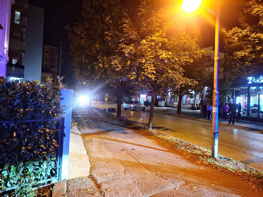БИЈЕЉИНА, 7. ОКТОБРА /СРНА/ - Судар мотоцикла и аутомобила догодио се вечерас у Рачанској улици у Бијељини.