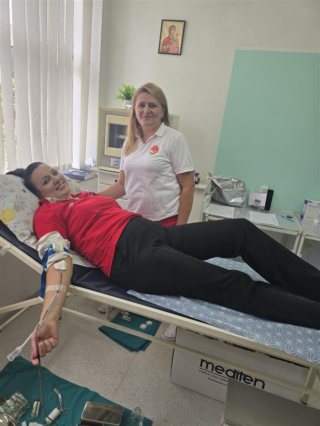 БИЛЕЋА, 8. ОКТОБРА /СРНА/ - У акцији добровољног давања крви у Билећи прикупљено је 79 доза, а учествовала су и друштва из Црне Горе.