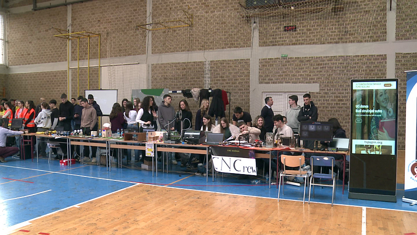 БИЈЕЉИНА, 10. ФЕБРУАРА /СРНА/ - Сајам образовања "Дефицитарно звање - брже запослење", који је усмјерен на промоцију тражених занимања и усклађивање образовања са потребама тржишта рада, отворен је данас у бијељинској Гимназији "Филип Вишњић".