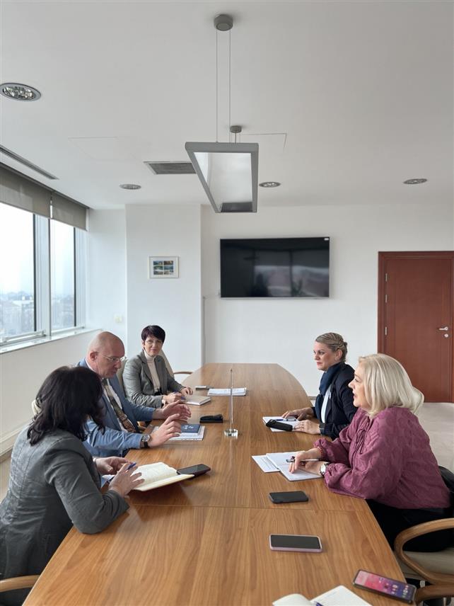 БАЊАЛУКА, 10. ФЕБРУАРА /СРНА/ - У Републици Српској ове године радиће се на изради плана управљања за два парка природе "Тара" и "Прача", те проглашењу новог заштићеног подручја, истакнуто је на данашњем састанку у Бањалуци помоћника министра за просторно уређење, грађевинарство и екологију Душка Соломуна и Лејле Шуман из Ресурсног центра за заштиту животне средине.