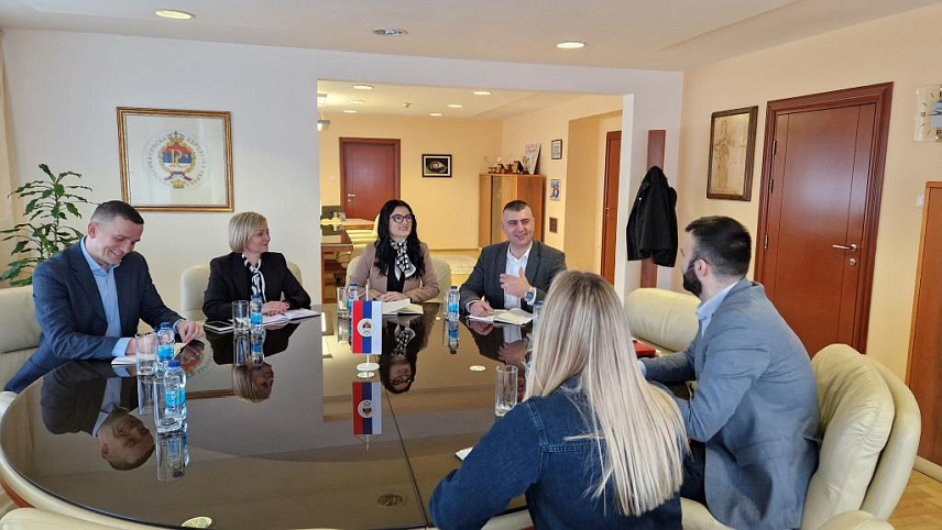 БАЊАЛУКА, 11. ФЕБРУАРА /СРНА/ - Министар породице, омладине и спорта Републике Српске Ирена Игњатовић састала се данас у Бањалуци са представницима Омладинског савјета Српске.