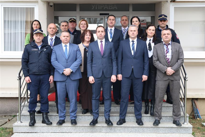 БАЊАЛУКА, 12. ФЕБРУАРА /СРНА/ - Министар правде Републике Српске Горан Селак посјетио је данас Казнено-поправни завод /КПЗ/ Бањалука и разговарао са директором Сашом Глигорићем и његовим сарадницима./фото Борислав Здриња/