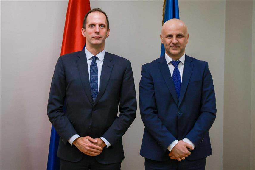 БАЊАЛУКА, 13. ФЕБРУАРА /СРНА/ - Директор Полиције Републике Српске Синиша Кострешевић у Источном Сарајеву је разговарао са директором Канцеларије за Европу и Азију при Бироу Стејт департмента за међународну борбу против наркотика и спровођење закона Марком Тервакоским.