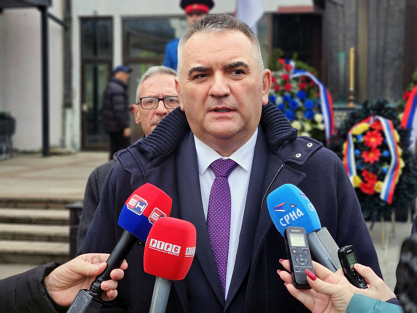 ВИШЕГРАД, 14. ФЕБРУАРА /СРНА/ - Предсједник Владе Републике Српске Саво Минић рекао је данас у Вишеграду да је обавеза српског народа да се сјећа слободарских идеја, његује културу сјећања и да му завјет буде јака и стабилна Српска.