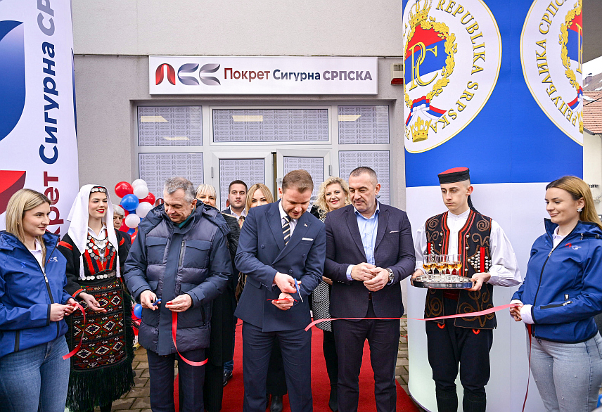 БАЊАЛУКА, 16. ФЕБРУАРА /СРНА/ - У Бањалуци су данас отворене просторије Покрета "Сигурна Српска" /ПСС/. Просторије ПСС-а у Бањалуци су отворене у Улици Стојана Новаковића.