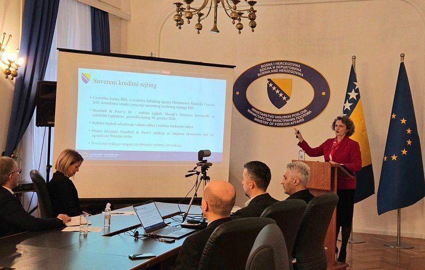 САРАЈЕВО, 18. ФЕБРУАРА /СРНА/ - Гувернер Централне банке БиХ Јасмина Селимовић је одржала данас презентацију дипломатском особљу Министарства иностраних послова у Савјету министара, у оквиру активности које ово министарство спроводи с циљем јачања економске дипломатије БиХ.