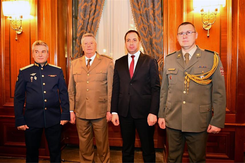 САРАЈЕВО, 19. ФЕБРУАРА /СРНА/ - Министар правде Републике Српске Горан Селак присуствовао је вечерас у Сарајеву пријему поводом Дана бранилаца Отаџбине који су организовали амбасадор Руске Федерације у БиХ Игор Калабухов и војни аташе пуковник Иља Скребњев.