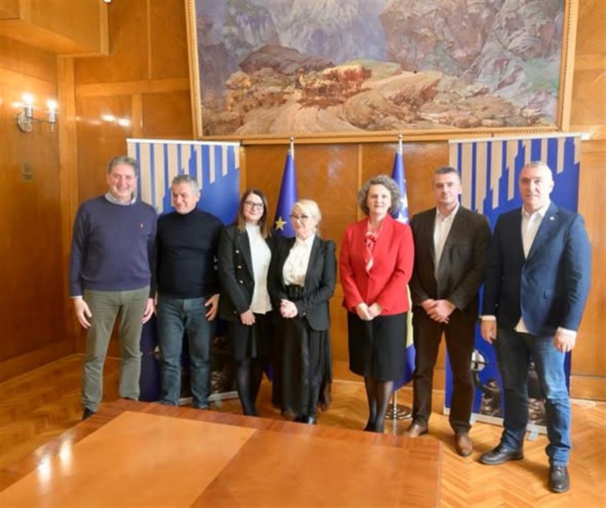 САРАЈЕВО, 19. ФЕБРУАРА /СРНА/ - Централна банка БиХ потписала је споразуме о сарадњи са више јавних факултета у Републици Српској и Федерацији БиХ /ФБиХ/ с циљем јачања институционалне и академске повезаности, унапређења истраживачког рада, те развоја стручних компетенција студената и младих истраживача.