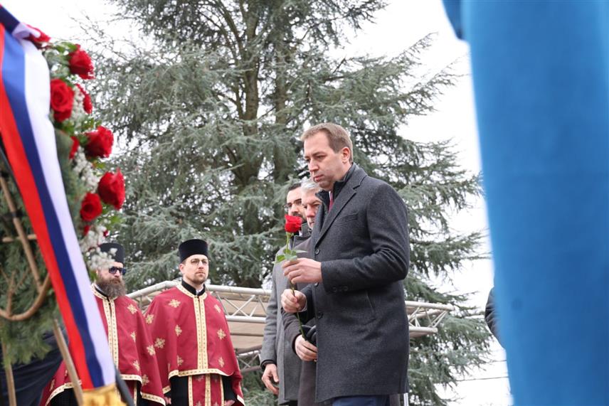 БАЊАЛУКА, 1. ФЕБРУАРА /СРНА/ - Министар правде Републике Српске Горан Селак је данас у Дракулићу присуствовао обиљежавању 84 године од усташког злочина над српским цивилима у овом и селима Шарговац и Мотике и руднику Раковац код Бањалуке.