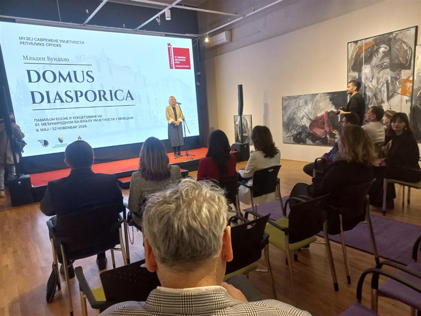 БАЊАЛУКА, 20. ФЕБРУАРА /СРНА/ - Помоћник министра за културу Републике Српске Тања Ђаковић у Бањалуци присуствовала презентацији пројекта "Домус дијаспорика" умјетника Младена Бундала, којим ће Павиљон БиХ бити представљен на 61. Међународном бијеналу умјетности у Венецији.
