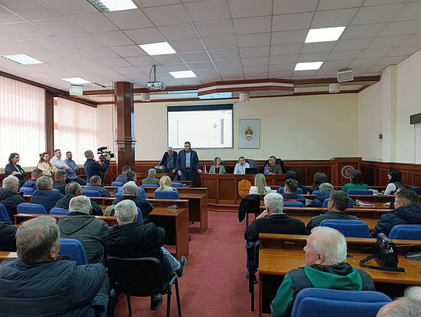 МРКОЊИЋ ГРАД, 24. ФЕБРУАРА /СРНА/ - У Мркоњић Граду данас је представљен Нацрт плана парцелације за изградњу ауто-пута Бањалука - Млиништа, за који је у планерском тиму надају да ће ускоро почети радови.