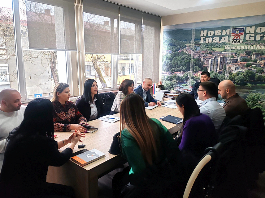 НОВИ ГРАД, 24. ФЕБРУАРА /СРНА/ - Састанак представника општине Нови Град и Републичке управе за геодетске и имовинско-правне послове одржан данас у Новом Граду.