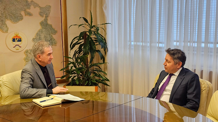 БАЊАЛУКА, 24. ФЕБРУАРА /СРНА/ - Министар трговине и туризма Републике Српске Нед Пуховац и генерални конзул Турске Џан Ајгун разговарали су данас у Бањалуци.