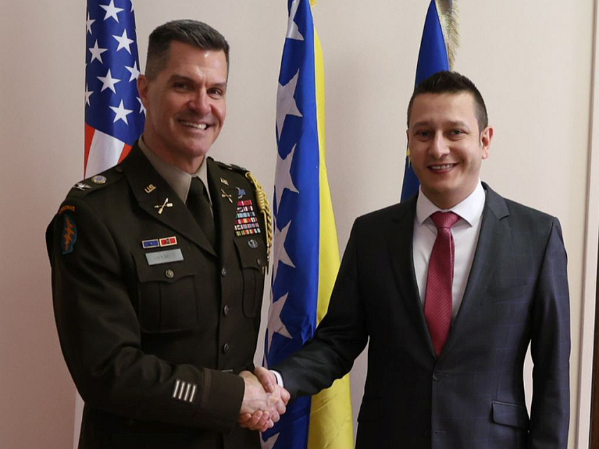 ИСТОЧНО САРАЈЕВО, 24. ФЕБРУАРА /СРНА/ - Замјеник министра одбране у Савјету министара Александар Гогановић пренио је током сусрета са аташеом одбране САД у БиХ, бригадиром Грегоријем Холмсом да српски народ остаје поуздан партнер америчком народу.