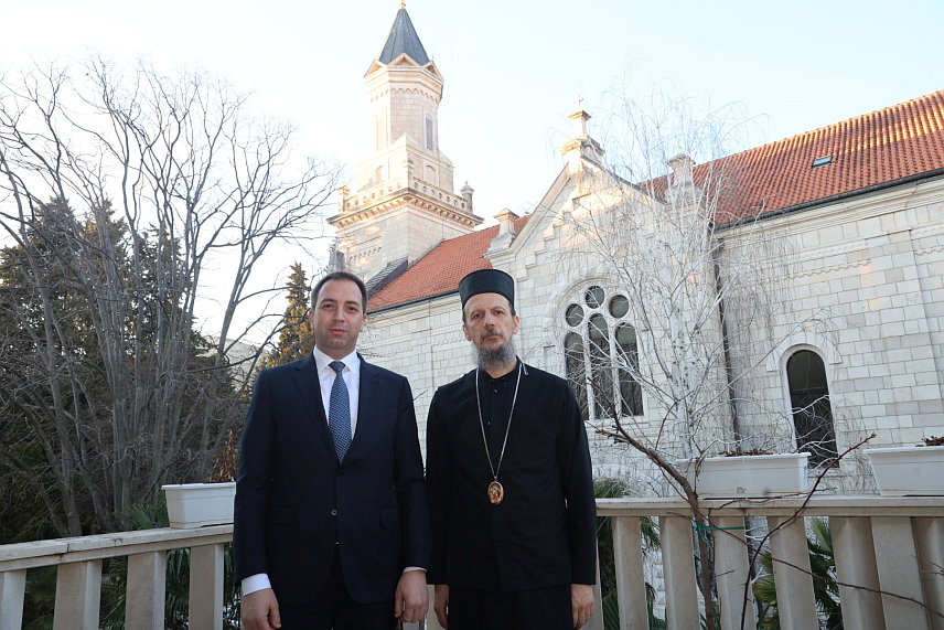 БАЊАЛУКА, 25. ФЕБРУАРА /СРНА/ - Министар правде Републике Српске Горан Селак на састанку у Требињу са Његовим високопреосвештенством митрополитом захумско-херцеговачким Димитријем.