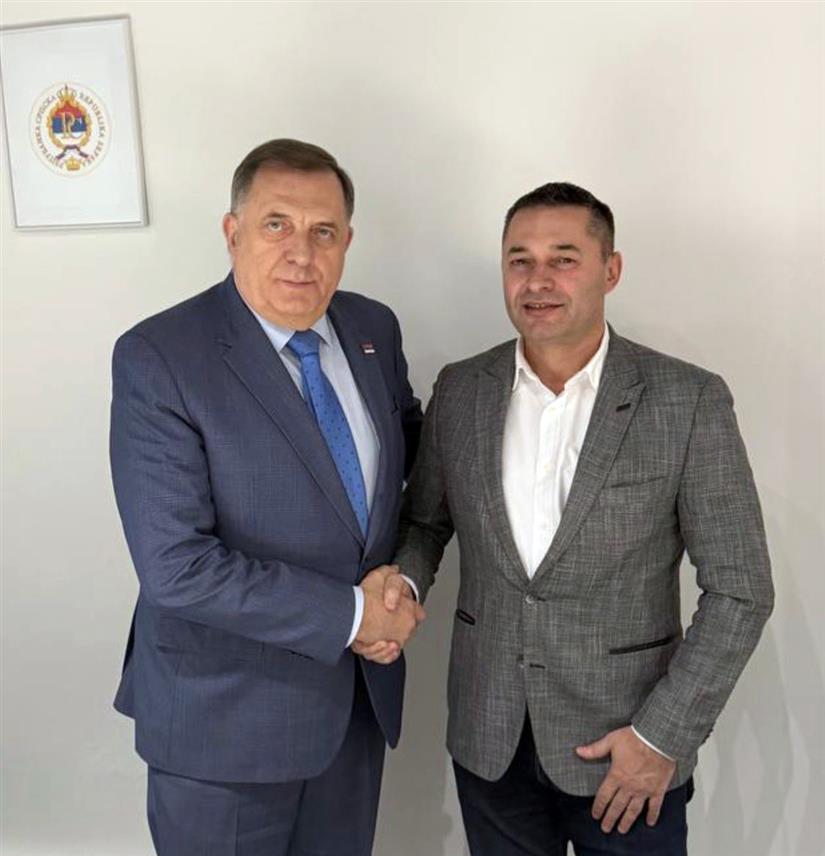 БАЊАЛУКА, 26. ФЕБРУАРА /СРНА/ - Предсједник СНСД-а Милорад Додик разговарао је са повјереником паљанског Општинског одбора СНСД-а Ацом Станишићем.