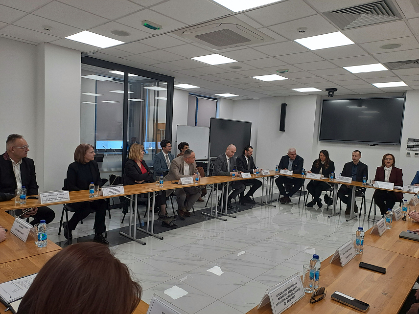 БАЊАЛУКА, 27. ФЕБРУАРА /СРНА/ - Округли сто о теми "Унапређење сарадње у области бањског туризма и рехабилитације Републике Српске и Републике Србије" који организује Привредна комора Републике Српске у сарадњи са Привредном комором Србије.