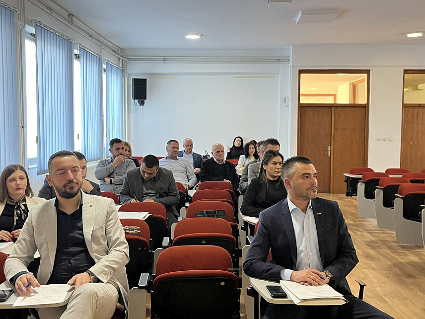 КОЗАРСКА ДУБИЦА, 27. ФЕБРУАРА /СРНА/ - Сједница Скупштине општине Козарска Дубица.